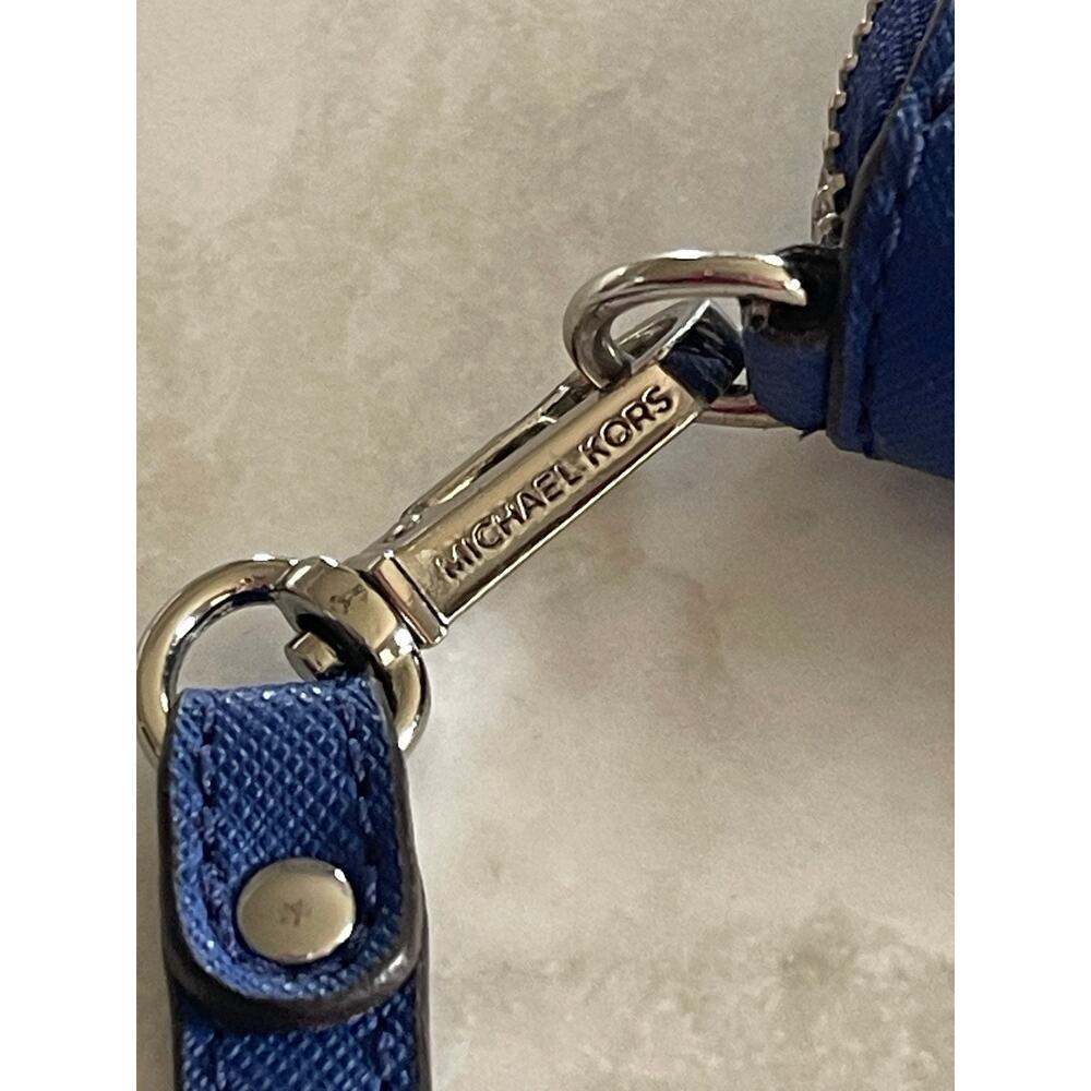 Michael Kors LG Multi Function Wristlet Clutch Wallet in Sapphire - Picture 4 of 11